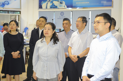 副市長王蔚藎來校調研
