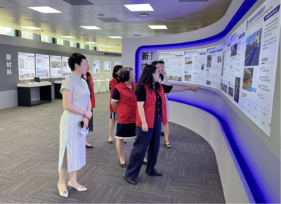 羅湖區(qū)交通管理局第一黨支部一行蒞臨參觀四新展覽館
