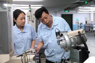 新鄉(xiāng)化纖成立新材料研究院,助力纖維研發(fā)與成果轉(zhuǎn)化