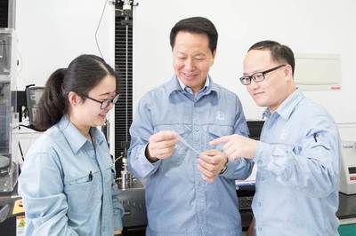 王洪學(xué) 高分子田野上的奮斗者，新材料技術(shù)推廣服務(wù)先鋒